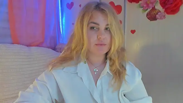 CoraSwon online show from March 6, 2025, 1:05 am