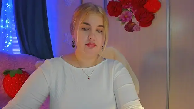 CoraSwon online show from February 6, 2025, 8:18 am