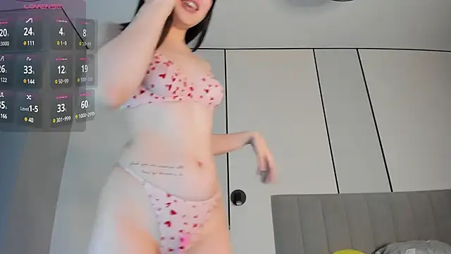 Snapshot of Naomi_52 chatting on February 6, 2025, 7:35 am Naomi 52 online show from February 6, 2025, 7:35 am