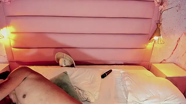 Snapshot of Maxim-Walker chatting on September 30, 2025, 3:07 pm Maxim-Walker online show from September 30, 2025, 3:07 pm