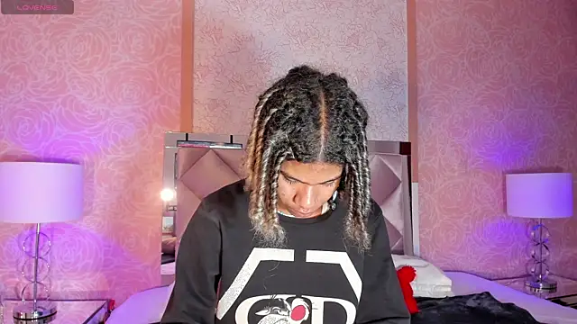 Snapshot of Maxim-Walker chatting on March 5, 2025, 3:08 am Maxim-Walker online show from March 5, 2025, 3:08 am