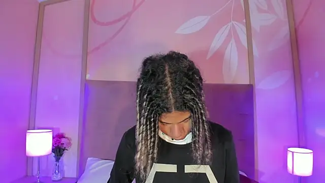 Snapshot of Maxim-Walker chatting on March 21, 2025, 3:12 am Maxim-Walker online show from March 21, 2025, 3:12 am