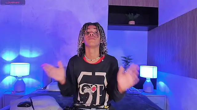 Snapshot of Maxim-Walker chatting on March 22, 2025, 3:09 am Maxim-Walker online show from March 22, 2025, 3:09 am