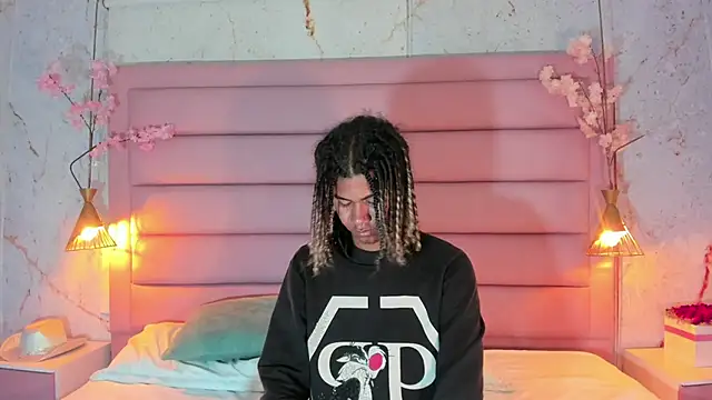 Snapshot of Maxim-Walker chatting on September 29, 2025, 3:13 am Maxim-Walker online show from September 29, 2025, 3:13 am