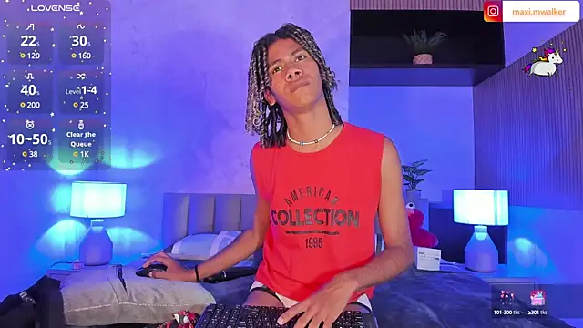 Snapshot of Maxim-Walker chatting on March 22, 2025, 6:11 am Maxim-Walker online show from March 22, 2025, 6:11 am