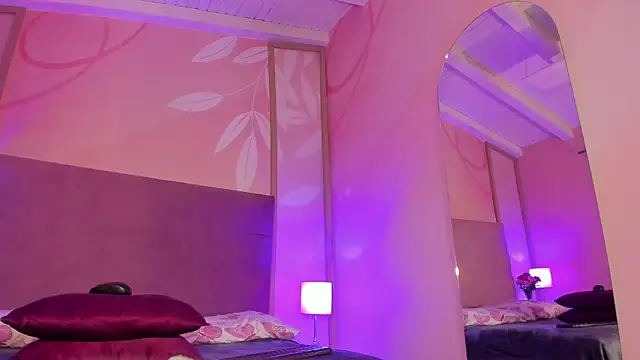 Snapshot of Maxim-Walker chatting on March 3, 2025, 6:31 am Maxim-Walker online show from March 3, 2025, 6:31 am