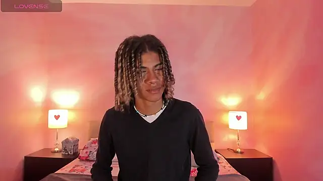 Snapshot of Maxim-Walker chatting on March 12, 2025, 3:13 am Maxim-Walker online show from March 12, 2025, 3:13 am