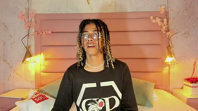 Snapshot of Maxim-Walker chatting on September 26, 2025, 2:51 am Maxim-Walker online show from September 26, 2025, 2:51 am