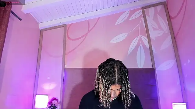 Snapshot of Maxim-Walker chatting on March 3, 2025, 3:27 am Maxim-Walker online show from March 3, 2025, 3:27 am