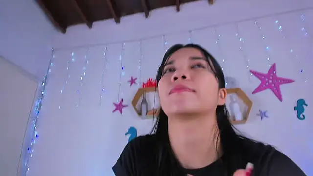 Snapshot of Emiily_Parkerr chatting on September 20, 2025, 3:11 am Emiily Parkerr online show from September 20, 2025, 3:11 am