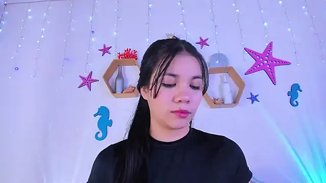 Snapshot of Emiily_Parkerr chatting on October 31, 2025, 3:03 am Emiily Parkerr online show from October 31, 2025, 3:03 am