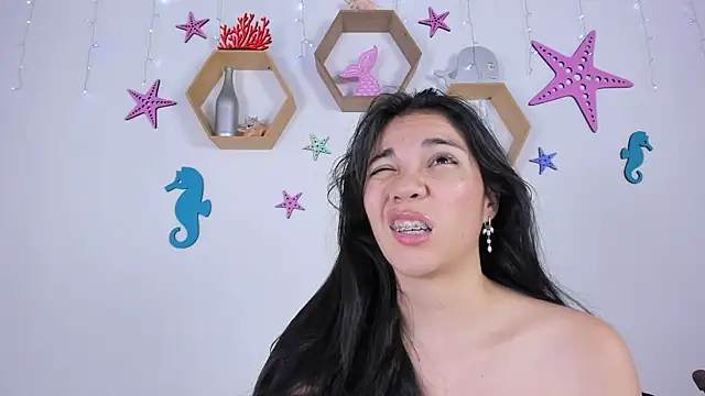 Snapshot of Emiily_Parkerr chatting on March 6, 2025, 9:14 am Emiily Parkerr online show from March 6, 2025, 9:14 am