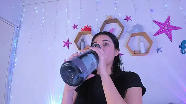 Snapshot of Emiily_Parkerr chatting on October 10, 2025, 3:18 am Emiily Parkerr online show from October 10, 2025, 3:18 am