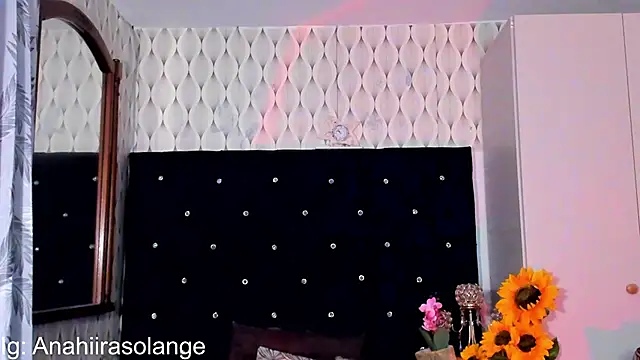 Snapshot of anahira_solange_1b chatting on February 13, 2025, 5:37 am anahira solange 1b online show from February 13, 2025, 5:37 am
