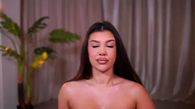 NatyDesiree online show from May 18, 2026, 6:56 pm