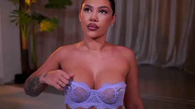 NatyDesiree online show from May 28, 2026, 7:09 pm