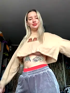 Snapshot of Sextazy chatting on October 18, 2025, 9:22 am Sextazy online show from October 18, 2025, 9:22 am