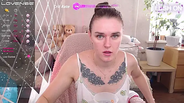 Snapshot of Bella__Swoon chatting on September 30, 2025, 3:34 am Bella Swoon online show from September 30, 2025, 3:34 am