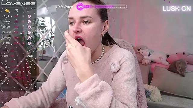 Snapshot of Bella__Swoon chatting on October 6, 2025, 4:35 am Bella Swoon online show from October 6, 2025, 4:35 am