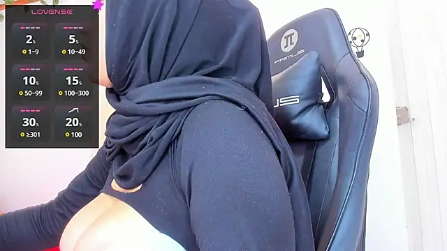 Snapshot of amira_nazer chatting on March 10, 2025, 3:09 pm amira nazer online show from March 10, 2025, 3:09 pm