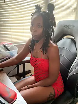 Snapshot of LeyaHoneybuns chatting on September 30, 2025, 3:18 pm LeyaHoneybuns online show from September 30, 2025, 3:18 pm