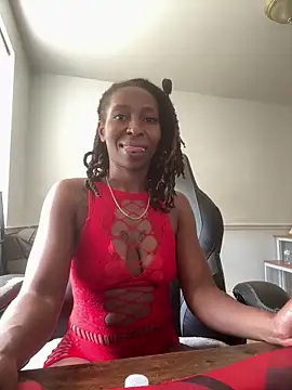 Snapshot of LeyaHoneybuns chatting on October 6, 2025, 4:30 pm LeyaHoneybuns online show from October 6, 2025, 4:30 pm