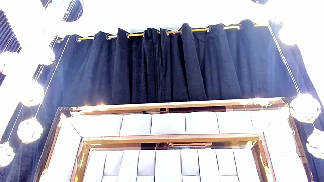 Snapshot of RileySweett chatting on October 3, 2025, 11:45 am RileySweett online show from October 3, 2025, 11:45 am