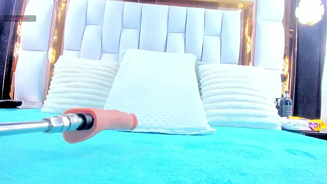 RileySweett online show from November 1, 2025, 11:59 am