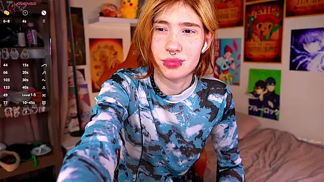 Snapshot of DarkNun chatting on September 18, 2025, 4:04 am DarkNun online show from September 18, 2025, 4:04 am