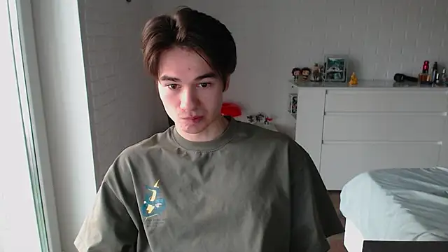 Snapshot of MarkusDean chatting on October 3, 2025, 11:45 am MarkusDean online show from October 3, 2025, 11:45 am