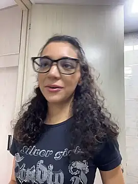 uniquerossie online show from February 23, 2026, 9:10 am