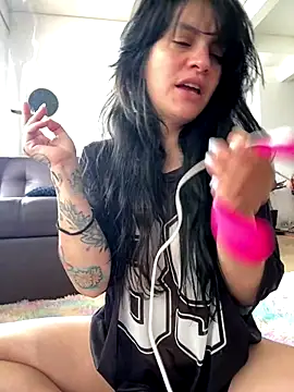 Val   online show from October 27, 2025, 3:35 pm