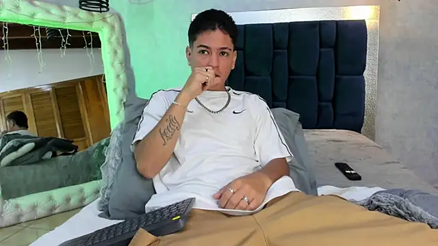 Levy Steve online show from November 22, 2025, 3:49 am