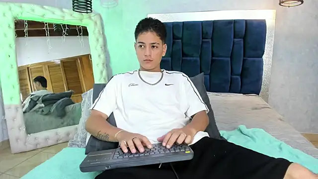 Levy Steve online show from November 21, 2025, 8:46 am