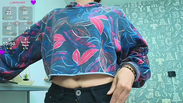 Snapshot of Lindsey8 chatting on October 20, 2025, 12:06 pm Lindsey8 online show from October 20, 2025, 12:06 pm