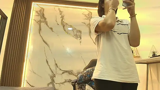 Snapshot of Lindsey8 chatting on February 11, 2026, 11:21 am Lindsey8 online show from February 11, 2026, 11:21 am