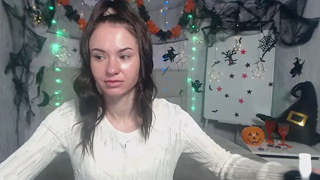 KaraCriegs online show from October 23, 2025, 5:22 pm