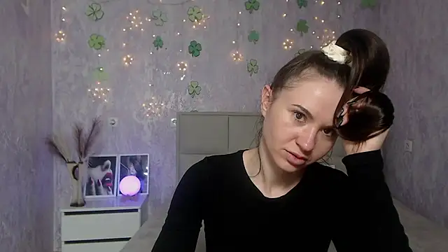 KaraCriegs online show from March 23, 2025, 3:43 am