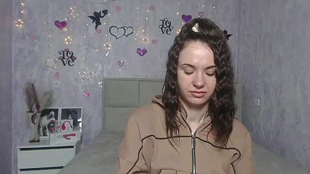 Snapshot of KaraCriegs chatting on March 4, 2025, 10:05 pm KaraCriegs online show from March 4, 2025, 10:05 pm