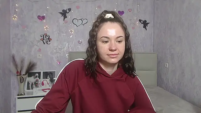 KaraCriegs online show from March 12, 2025, 9:35 pm