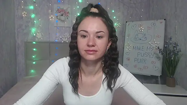 KaraCriegs online show from October 4, 2025, 5:14 pm