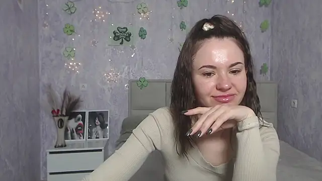 KaraCriegs online show from March 14, 2025, 5:16 am