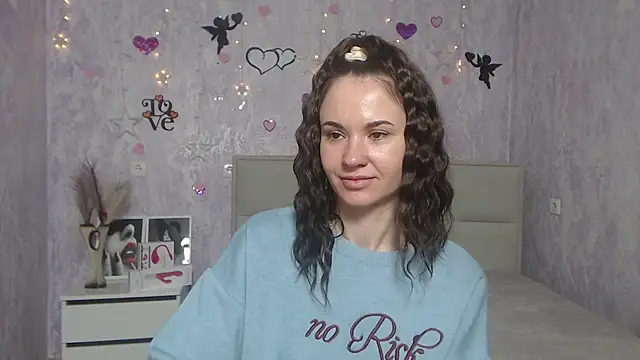 Snapshot of KaraCriegs chatting on March 5, 2025, 10:21 pm KaraCriegs online show from March 5, 2025, 10:21 pm