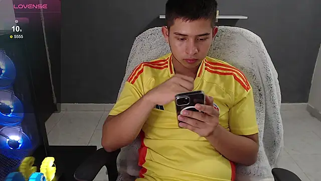 Snapshot of harold_18_ chatting on January 11, 2025, 10:51 pm harold 18 online show from January 11, 2025, 10:51 pm