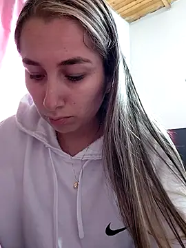 Snapshot of Iris_love18 chatting on March 2, 2026, 1:40 pm Iris love18 online show from March 2, 2026, 1:40 pm