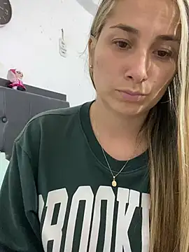 Iris love18 online show from March 12, 2025, 7:58 pm