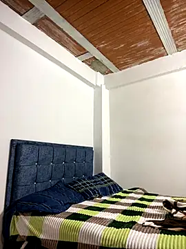 Iris love18 online show from September 24, 2025, 1:17 pm