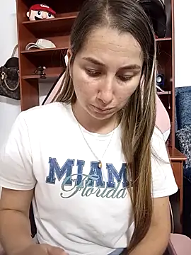 Iris love18 online show from November 28, 2025, 3:56 pm