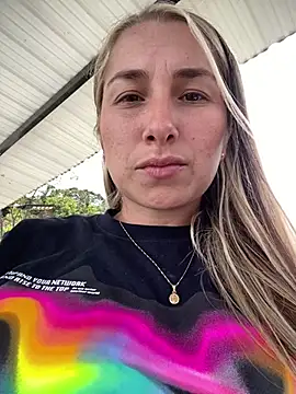 Iris love18 online show from March 21, 2025, 7:13 pm