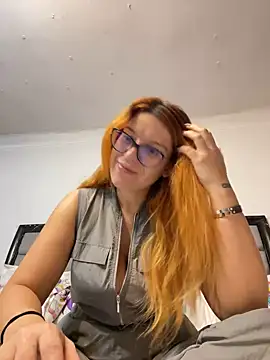 NadiraNoor online show from December 12, 2024, 3:48 pm